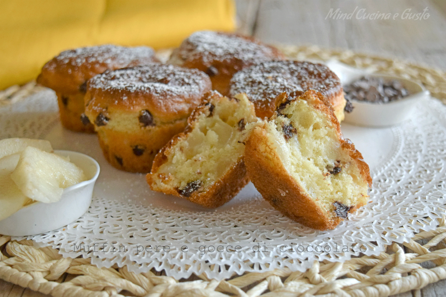 Muffin pere e gocce di cioccolato senza burro