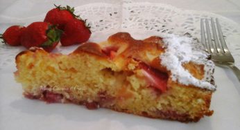 Torta di mele e fragole