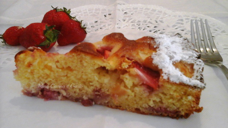 torta di mele e fragole