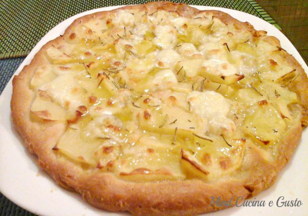 Pizza con patate croccante