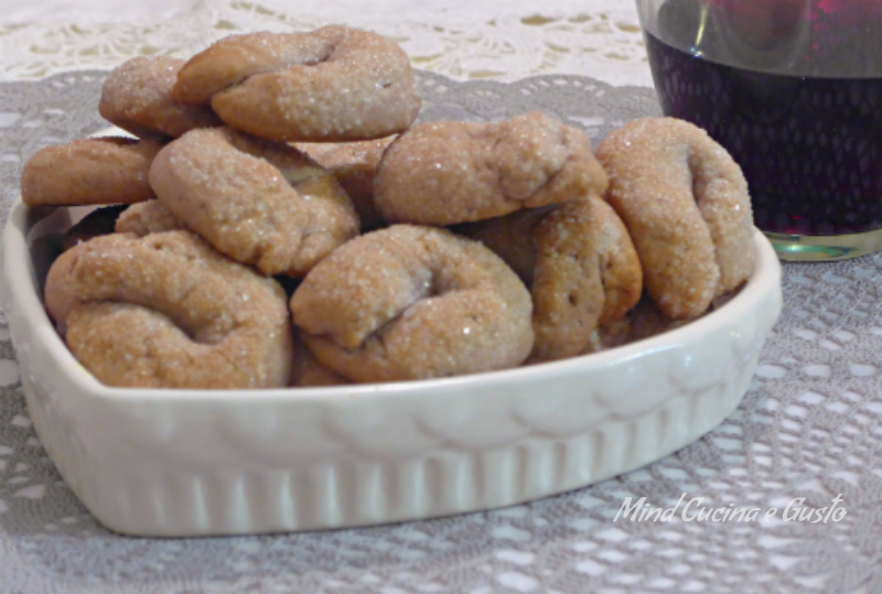 Ciambelline dolci al vino rosso