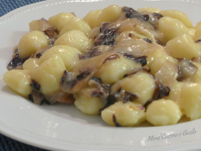 Gnocchi cremosi radicchio e taleggio