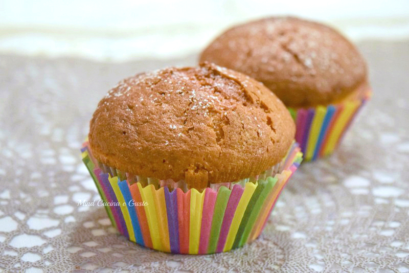 Muffin con panna acida e mele