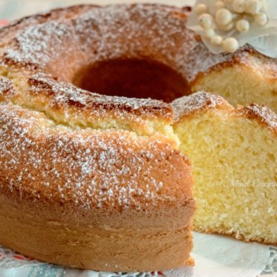 Ciambellone alto alla panna