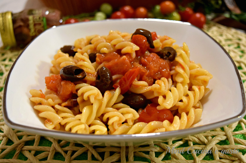 Fusilli alle acciughe e olive taggiasche