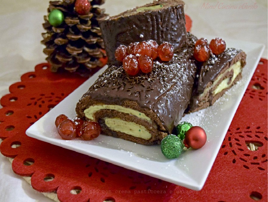 Tronchetto natalizio con crema pasticcera e ganache al cioccolato