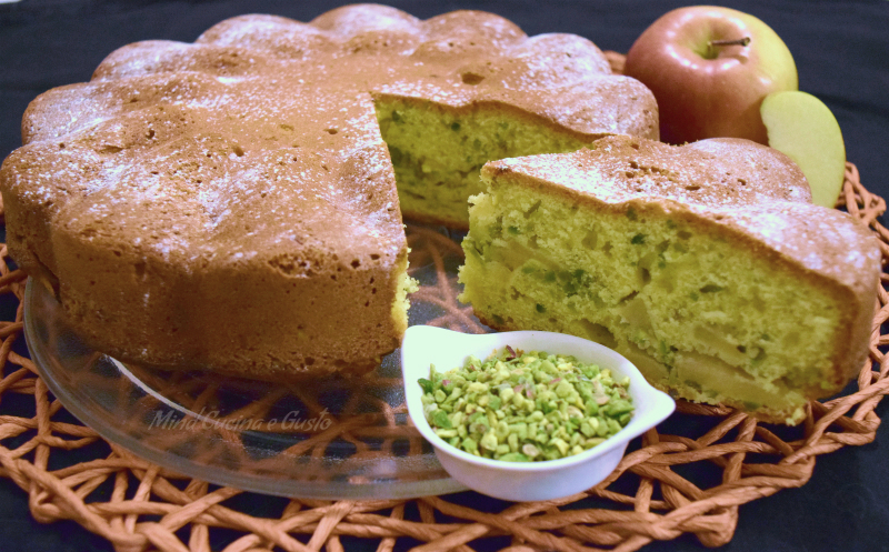 Torta di mele e pistacchi golosa