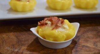 Tortine di polenta con speck pomodori secchi e brie