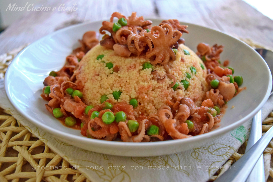 Sformato di cous cous con moscardini e piselli