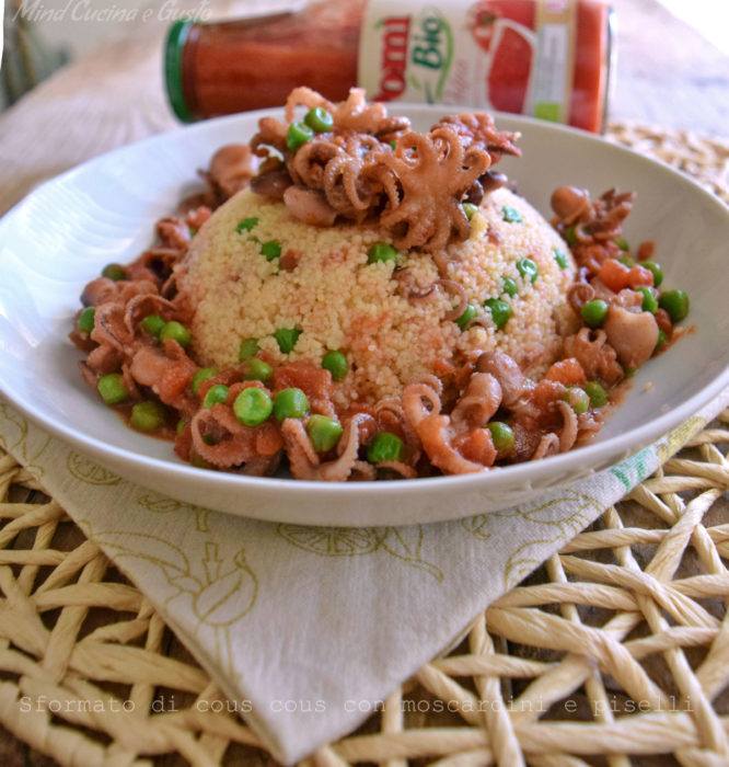 Sformato di cous cous con moscardini e piselli