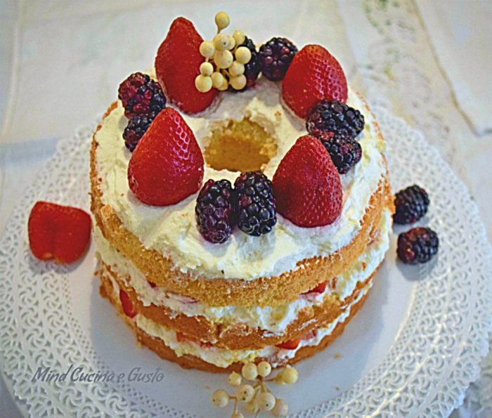 Chiffon Cake ai frutti di bosco