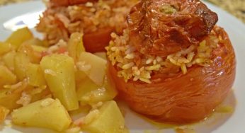 Pomodori ripieni di riso e prosciutto cotto con patate