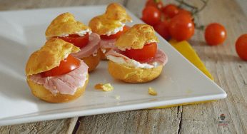 Bignè salati farciti con mortadella e pomodorini