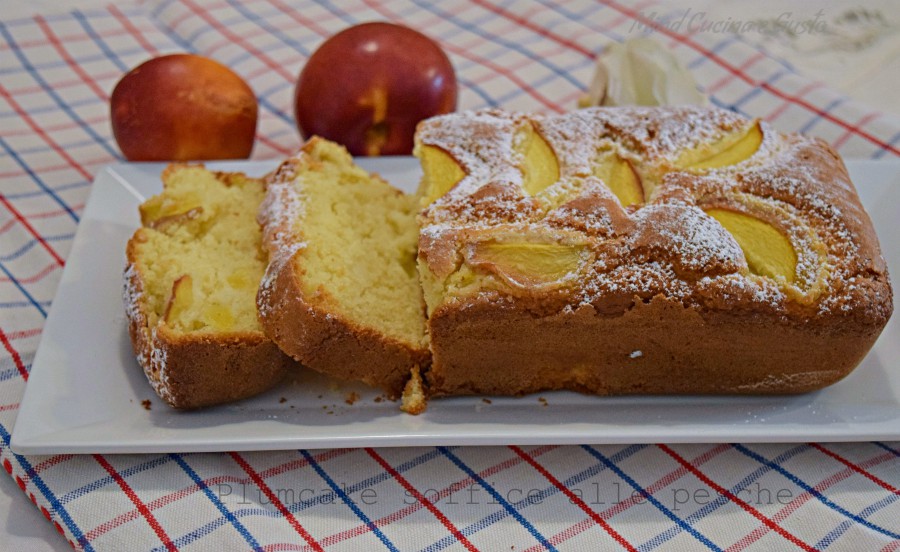 Plumcake soffice alle pesche Plumcake soffice alle pesche