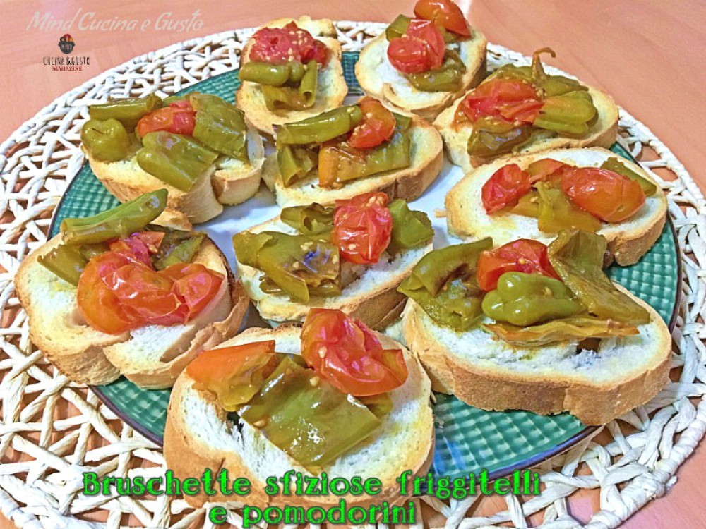 Bruschetta friggitelli e pomodorini sfiziosa