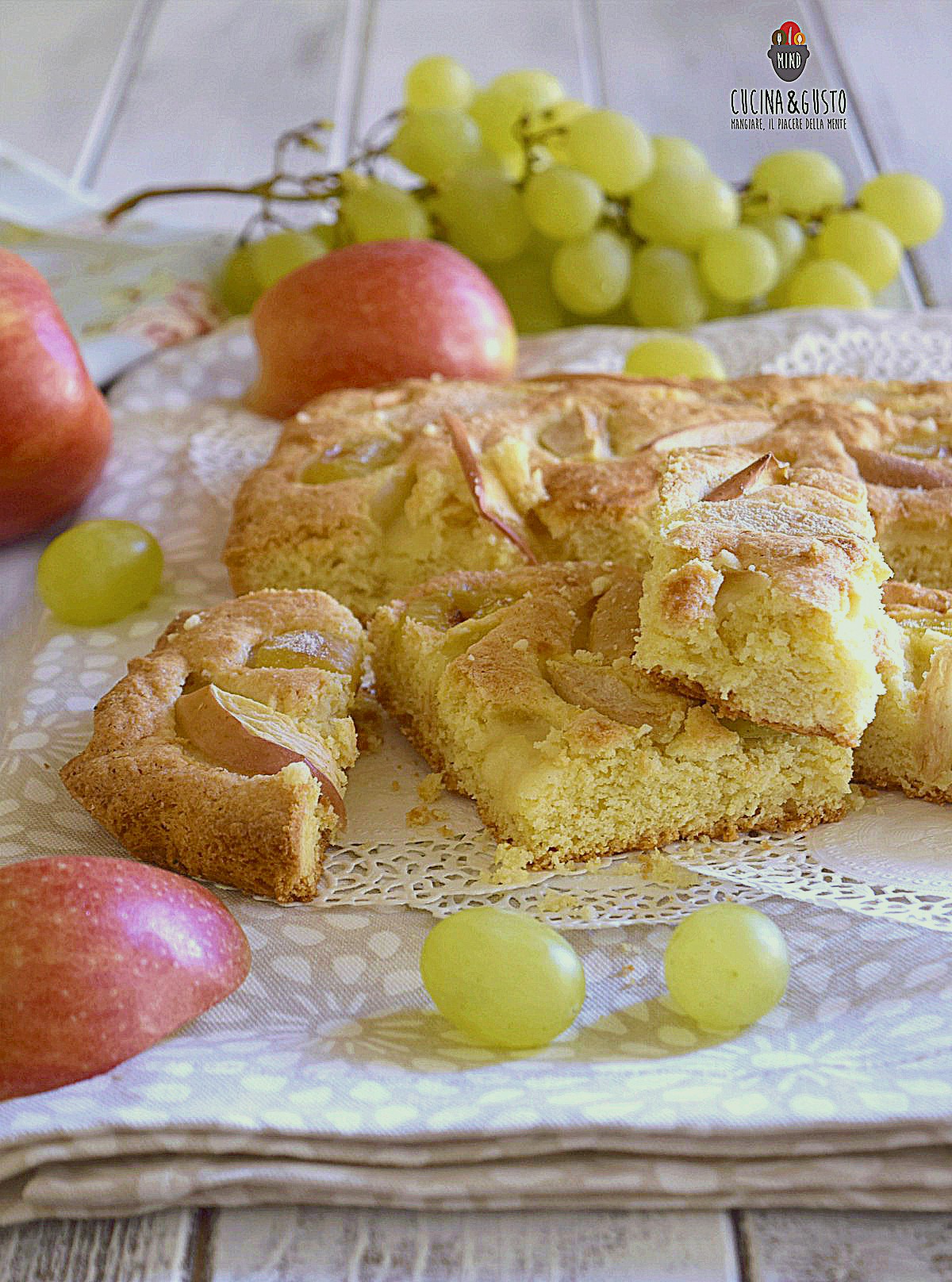 Torta con uva e mele - ricetta facile di fine estate