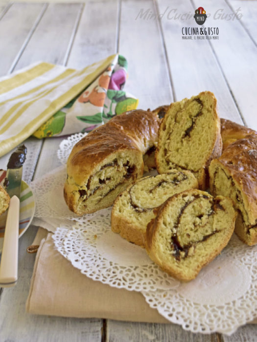 ciambella arrotolata alle prugne