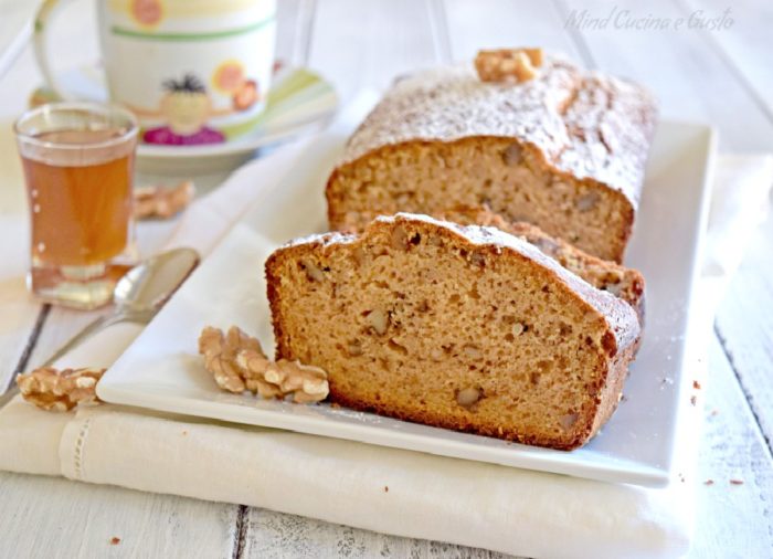 Plumcake ricotta miele e noci fette