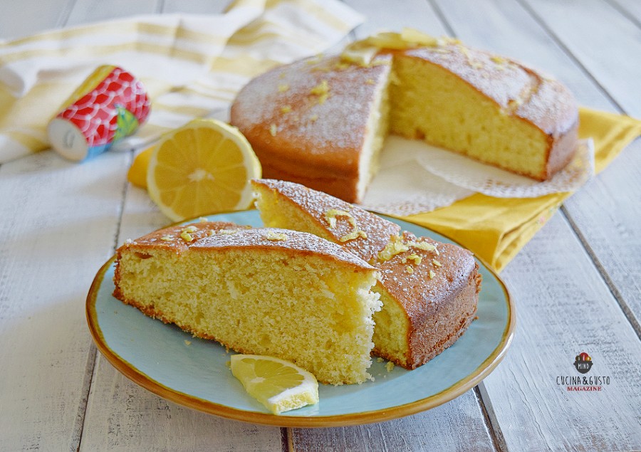 Torta al limone soffice e profumata senza burro