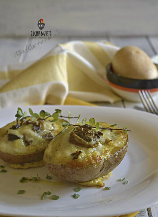Patate farcite con funghi e fontina