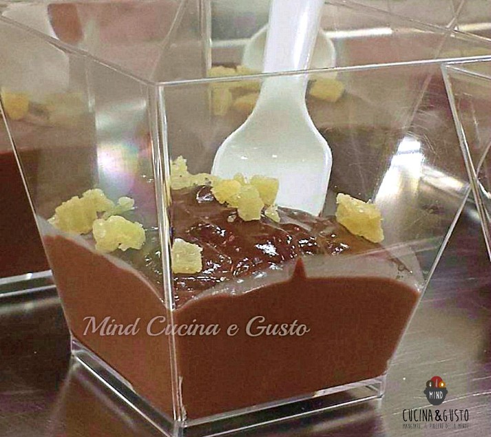 Budino al cioccolato con zenzero candito