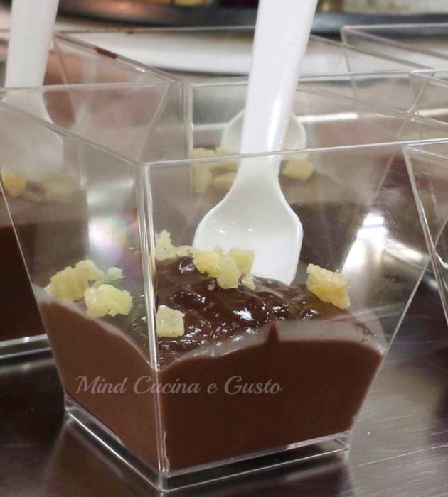 Budino al cioccolato con zenzero candito