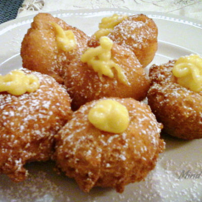 Castagnole con crema pasticcera all'arancia