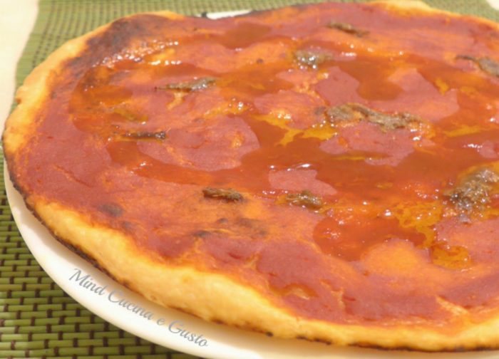 Pizza sottile marinara