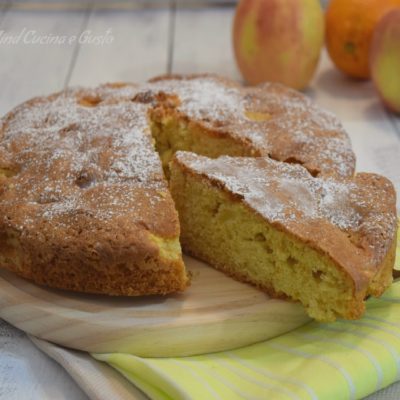 Torta alle mele e arancia light senza burro