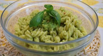 Pasta al pesto di zucchine e nocciole