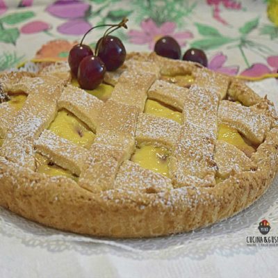 Crostata alle ciliegie e crema di ricotta