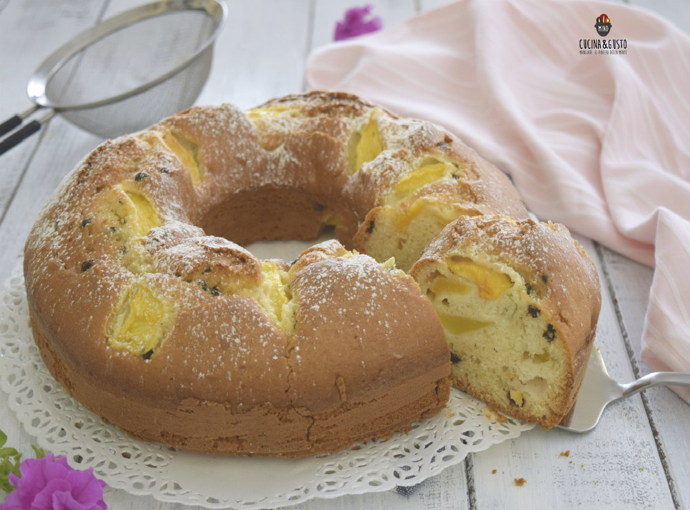 Ciambellone alle pesche