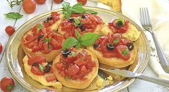 Friselle mediterranee con pomodori e olive