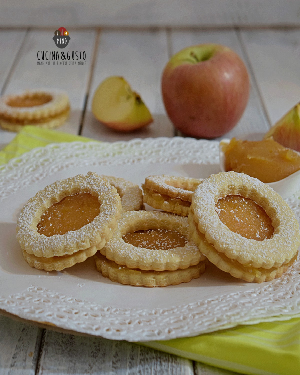 Occhi di bue con composta di mele - ricetta facile