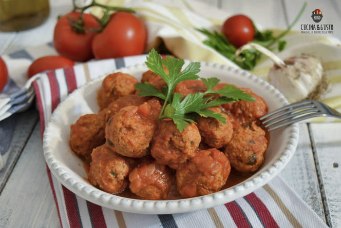 Polpette al sugo ricetta di casa. Morbide gustose e saporite