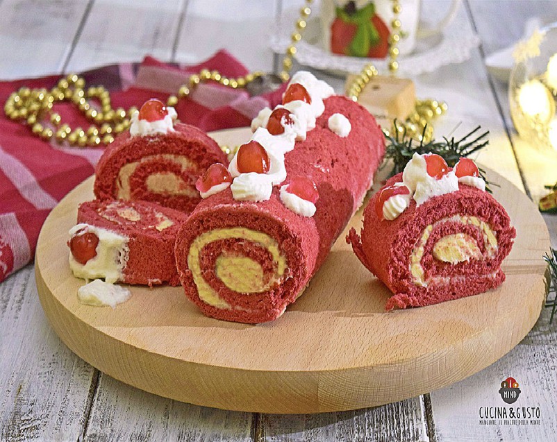 Tronchetto Di Natale Con Cioccolato Bianco.Rotolo Red Velvet Con Un Delizioso Ripieno Al Cioccolato Bianco