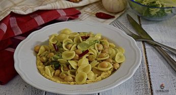 Orecchiette alla scarola e ceci