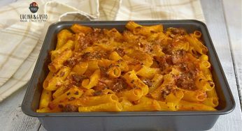 Pasta al forno veloce con salsiccia senza besciamella