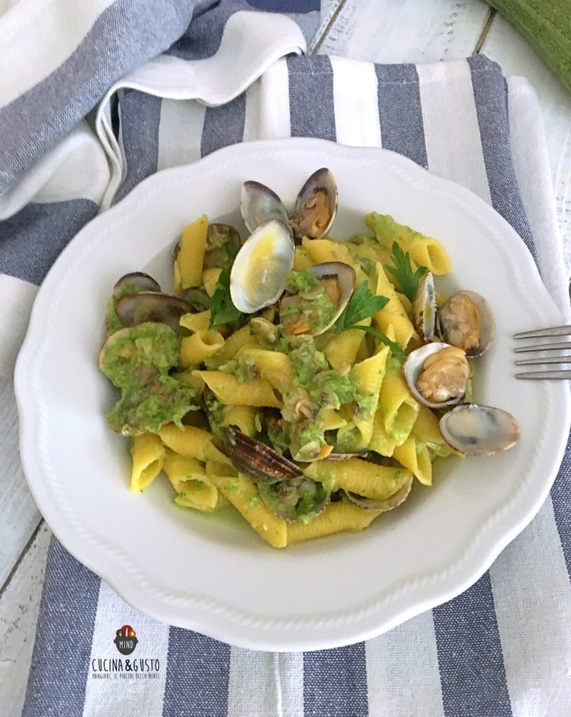 Garganelli con vongole e zucchine