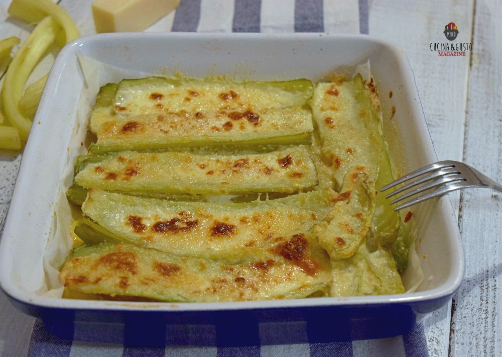 Cardi alla besciamella gratinati al forno 