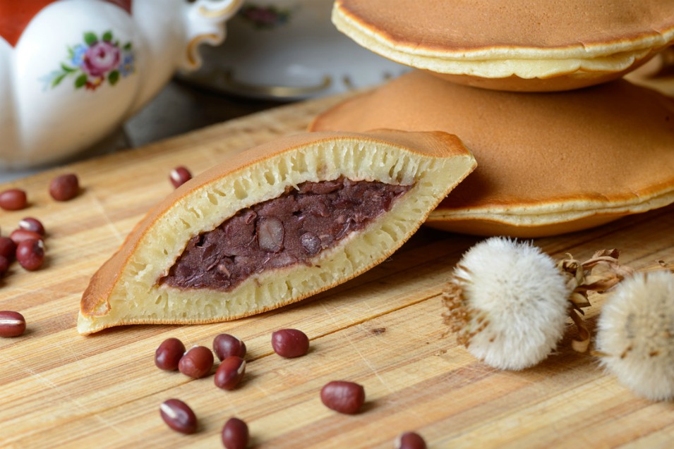 Traditional Japanese dessert cakes with sweet beans