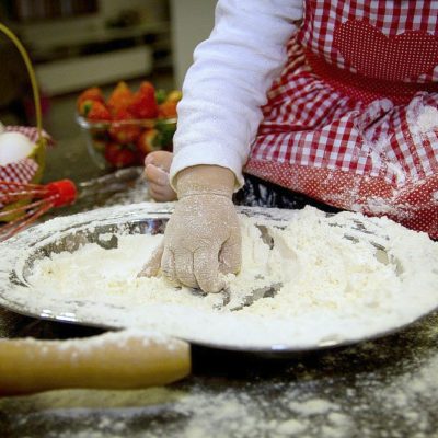 Bambini a casa: 20 ricette facili dolci e salate da fare insieme