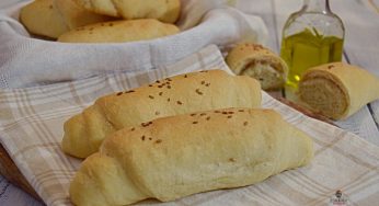 Panini all’olio con semi di lino sofficissimi – ricetta facile