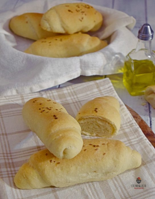 Panini all’olio con semi di lino sofficissimi – ricetta facile