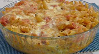 Pasta al forno con mozzarella e prosciutto cotto