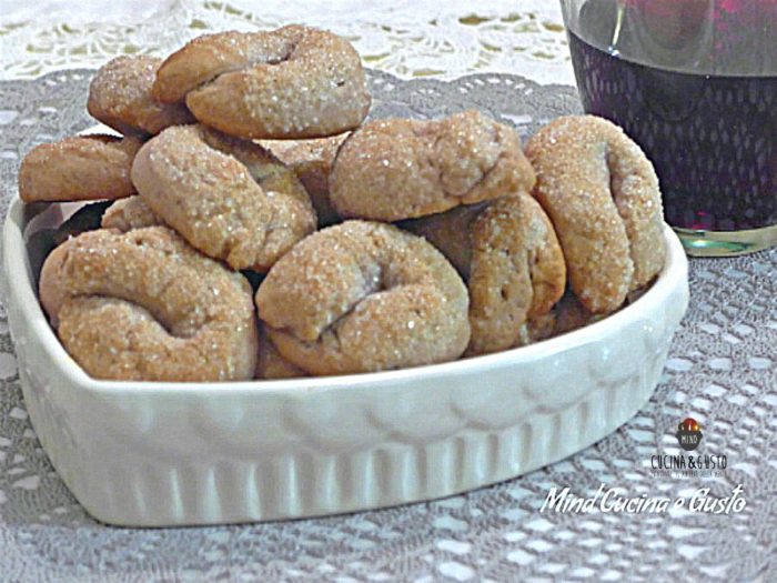 Ciambelline dolci al vino rosso