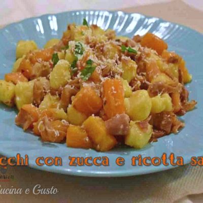 Gnocchi di patate con zucca speck e ricotta salata